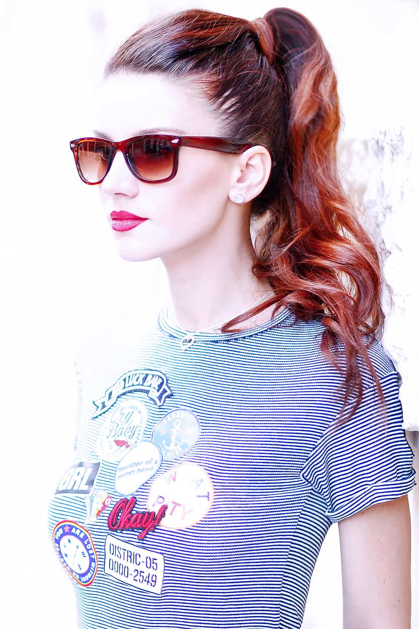 dziewczyna w okularach